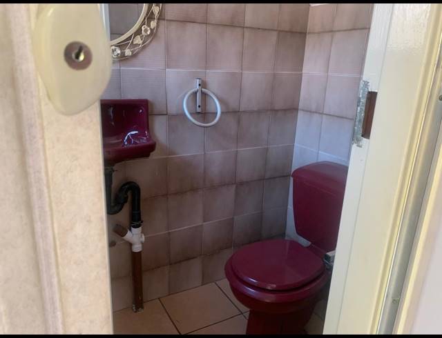 2 bed property to rent in POLLAK PARK